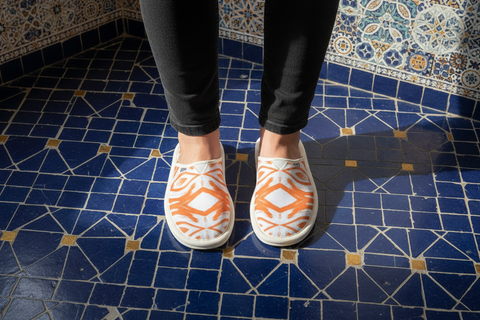 BM2-Casa 'Orange Curl' Unisex Slippers